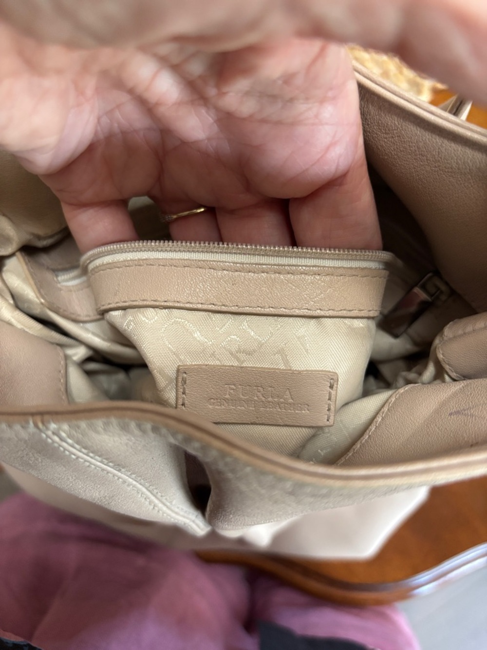 Furla Cream Shoulder Bag with Chain Accent - Picture 5 of 8